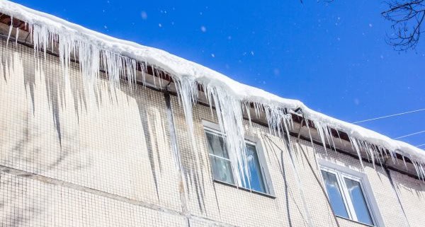 Ice-Dam-Removal-Toronto-600x400